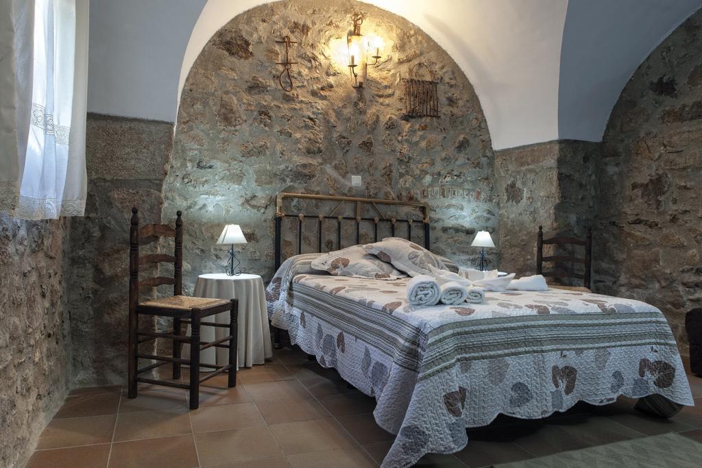 Apartamentos Rurales La Casa De Luis Santa Cruz de la Sierra Zimmer foto